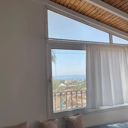 Ouzaki Luxury Vila *