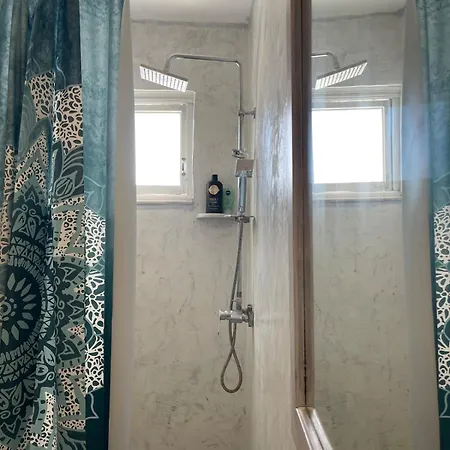 Ouzaki Luxury Vila *