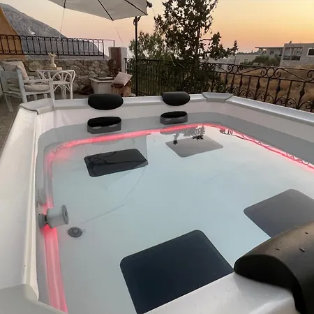 Ouzaki Luxury